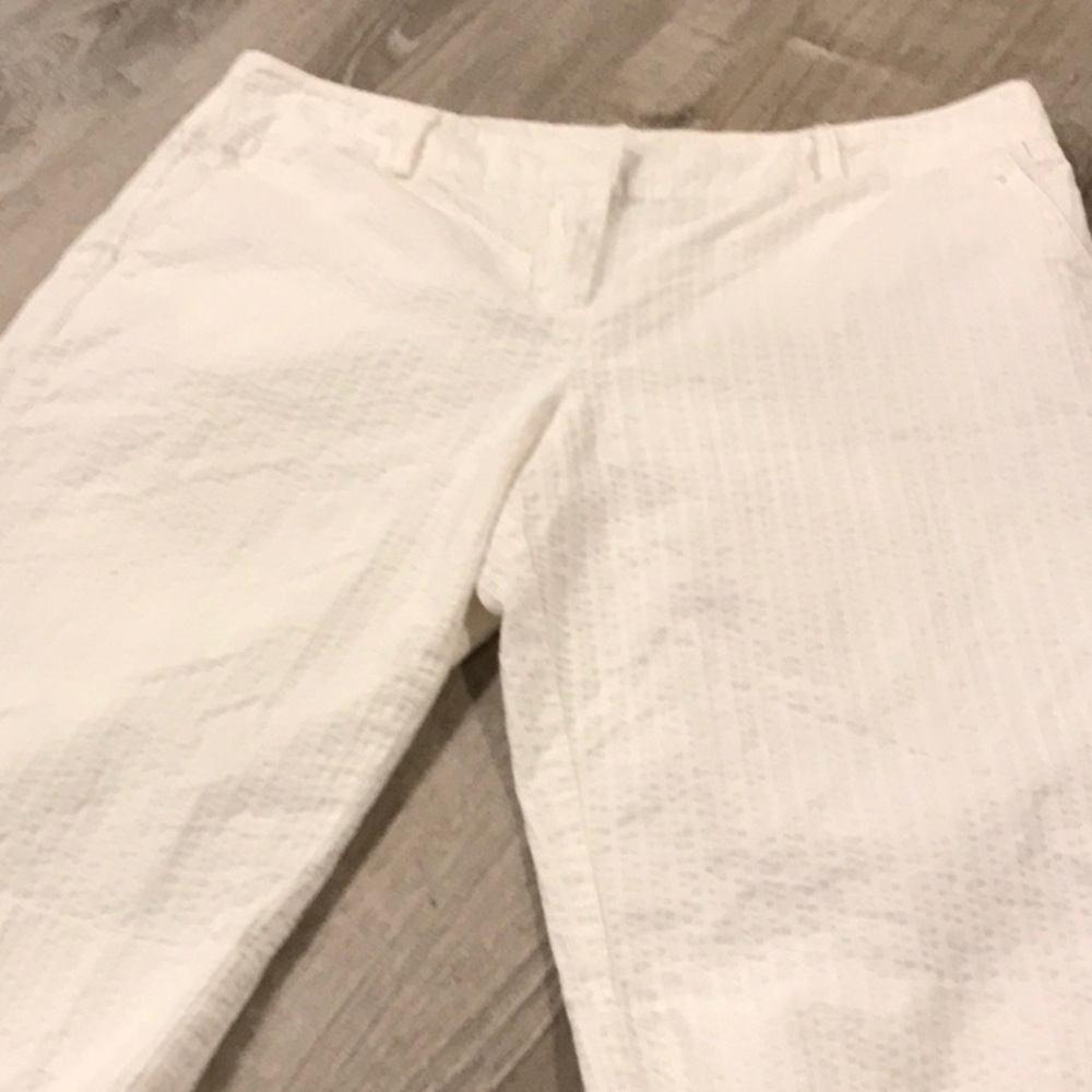 New York & Co. ~White Seersucker Bermuda’s 🌻
